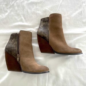 Very Volatile Los Angeles ankle bootie